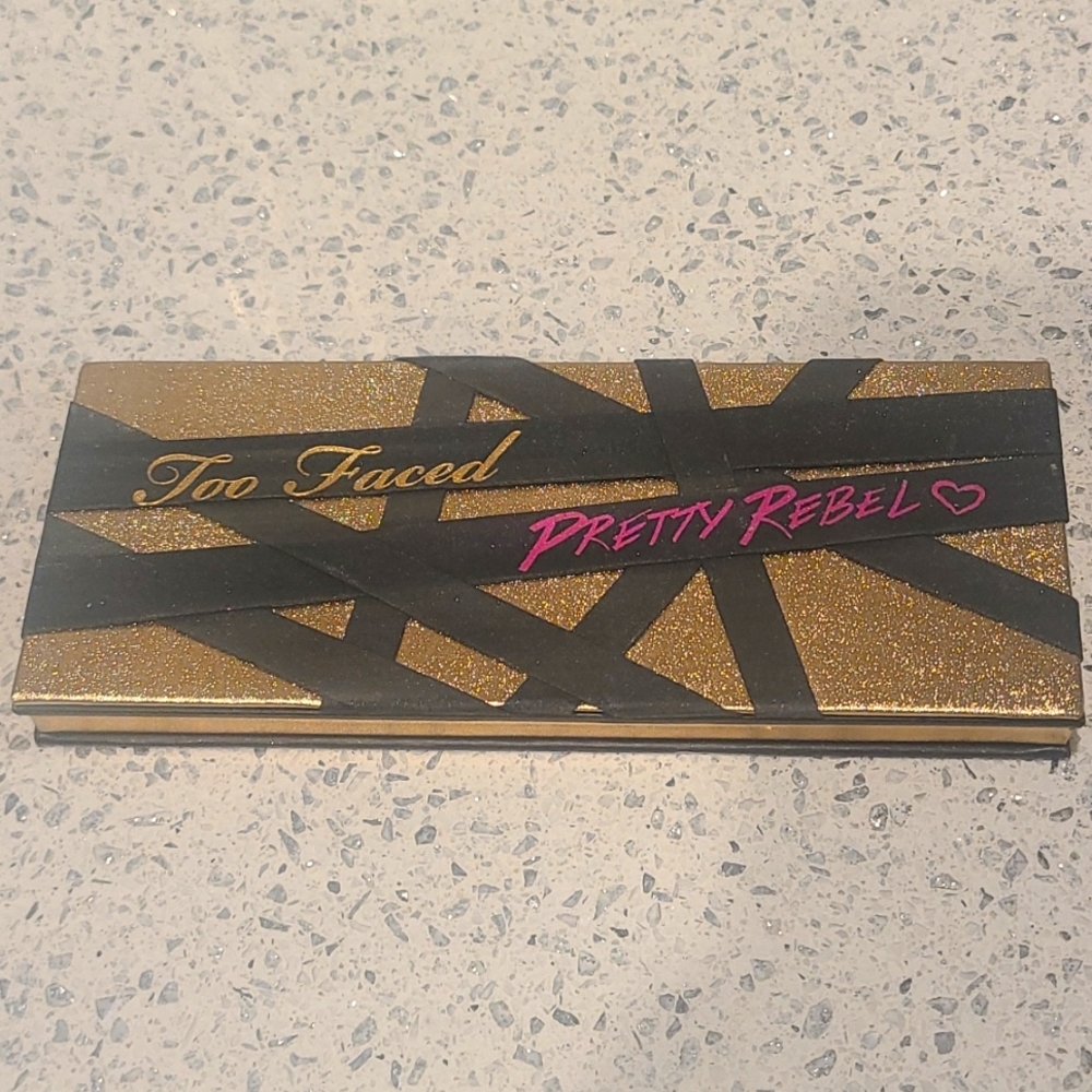 Too Faced PRETTY REBEL